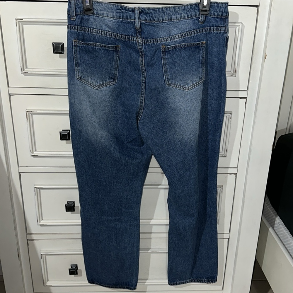 SHEIN Cut Out Ripped Jeans - Picture 5 of 5